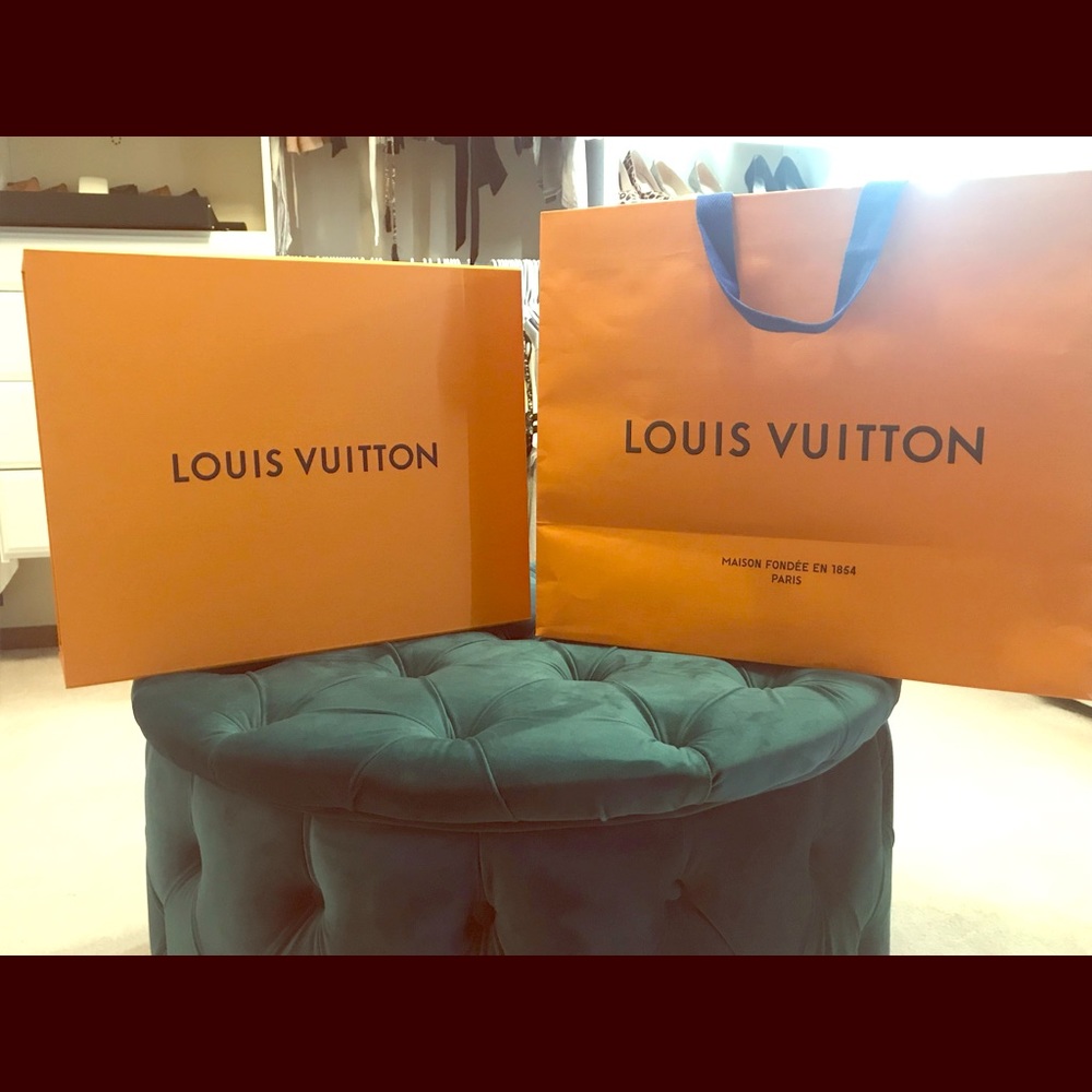 Large LV paper bag and box
